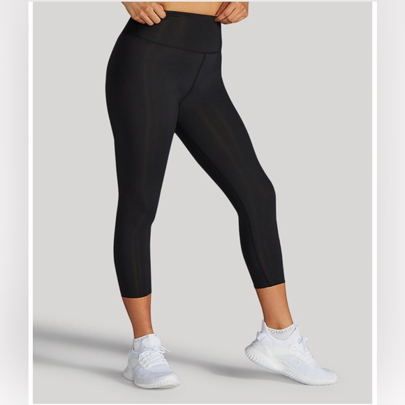 Compression -Tommie Copper Lower Back Support Leggings I
Women's Capri - Picture 4 of 11